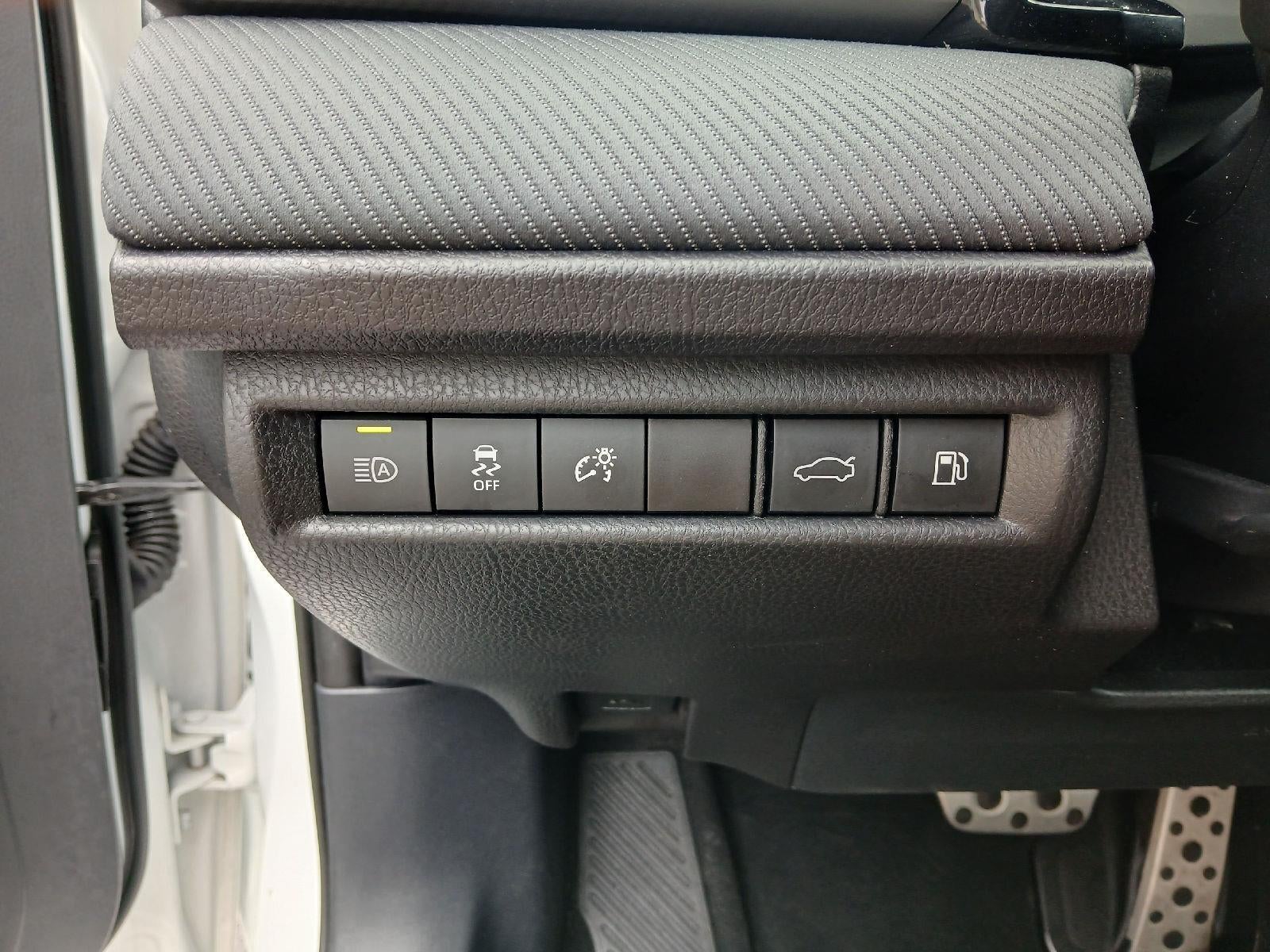 2025 Toyota Camry SE AWD