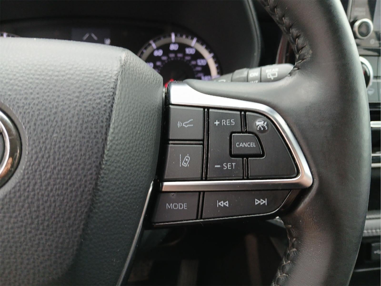 2021 Toyota HIGHLANDER LE