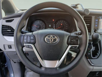 2015 Toyota SIENNA LE 3.5L LE 7-Passenger