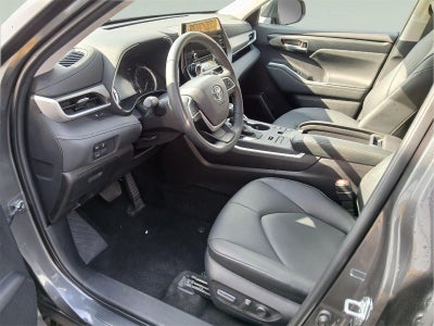 2025 Toyota HIGHLANDER XLE