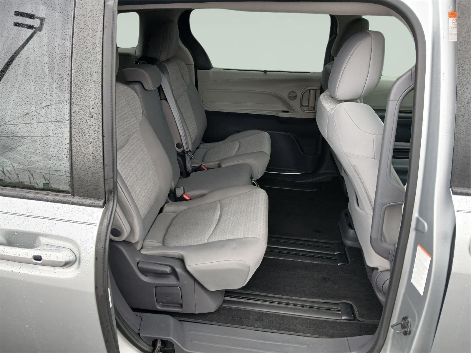 2021 Toyota SIENNA LE LE 8-Passenger