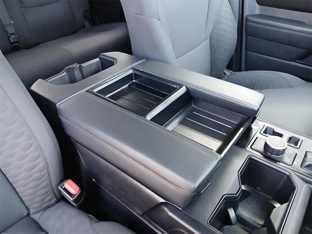 2024 Toyota TUNDRA 4X4 SR5