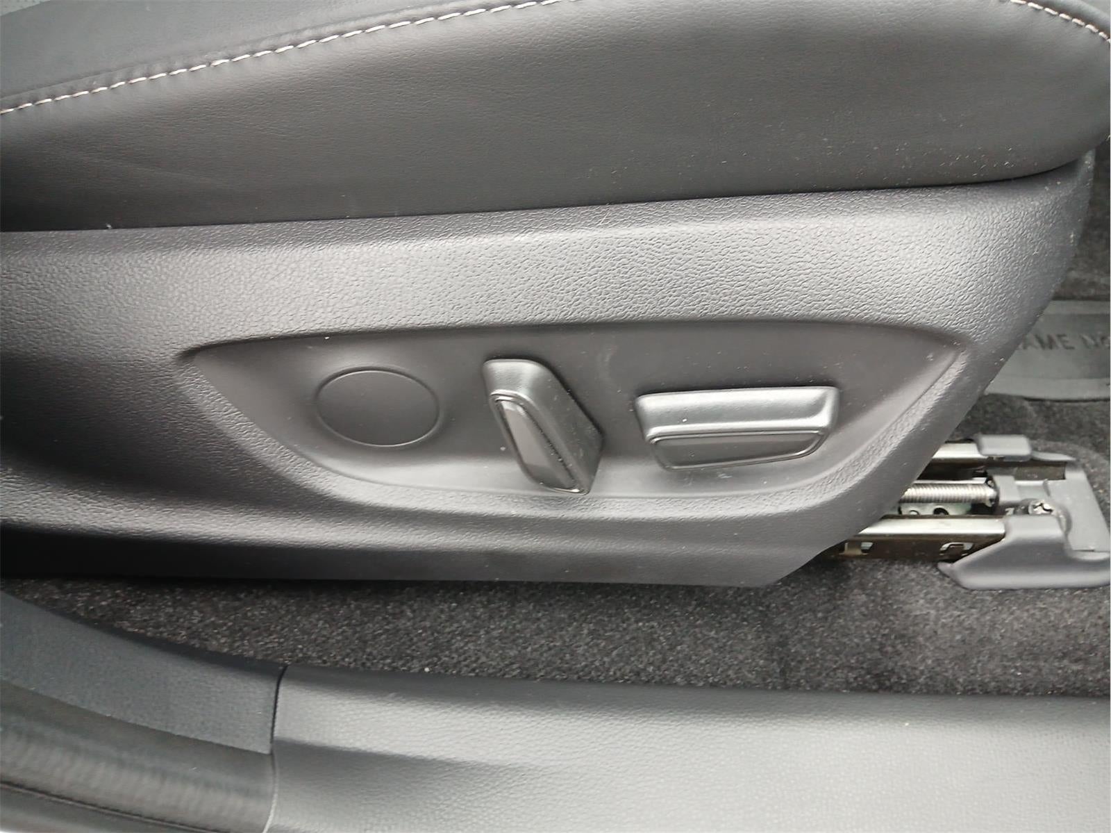 2025 Toyota CROWN PLATINUM AWD **FLEX BUY $595/Monthly**