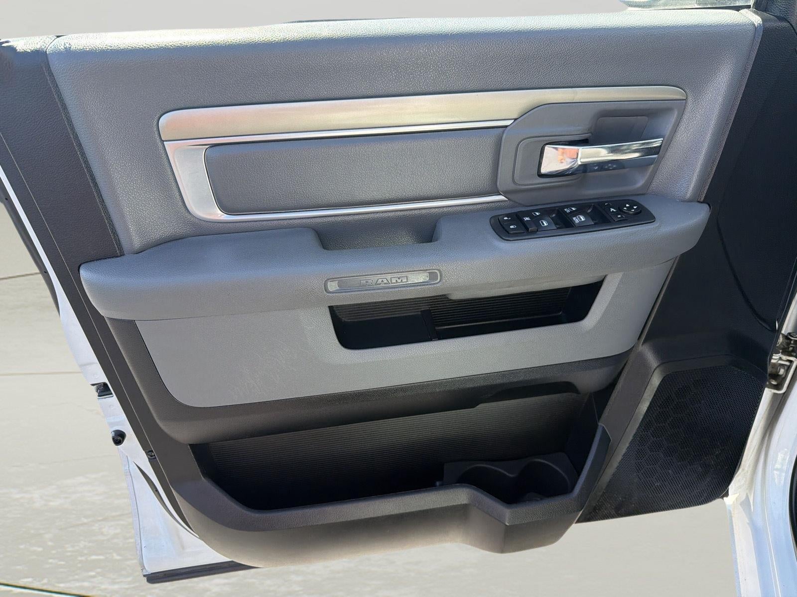 2018 RAM 1500 Big Horn Crew Cab 4x4 5'7" Box