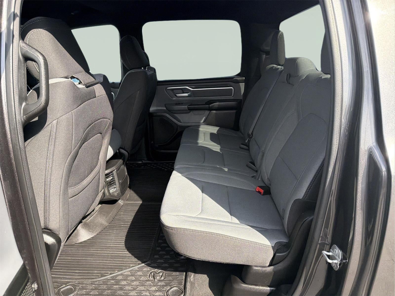 2022 RAM 1500 Big Horn Crew Cab 4x4 5'7" Box