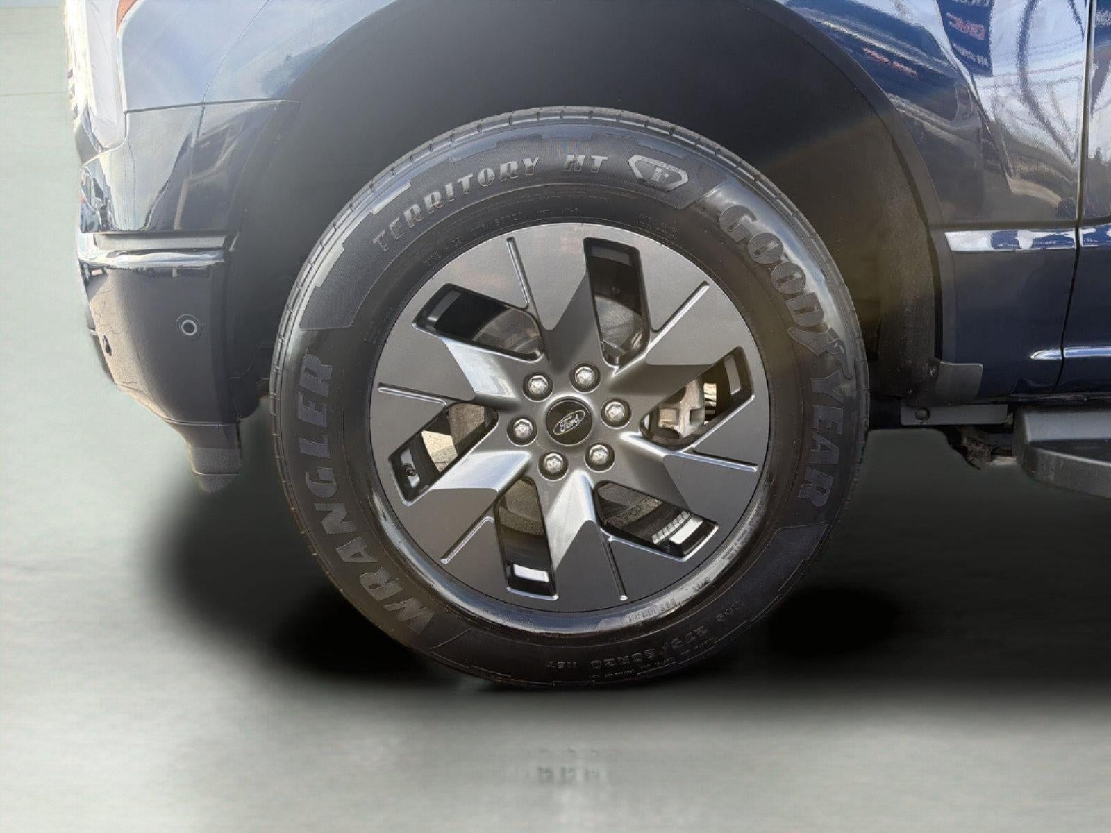 2023 Ford F-150 Lightning LARIAT