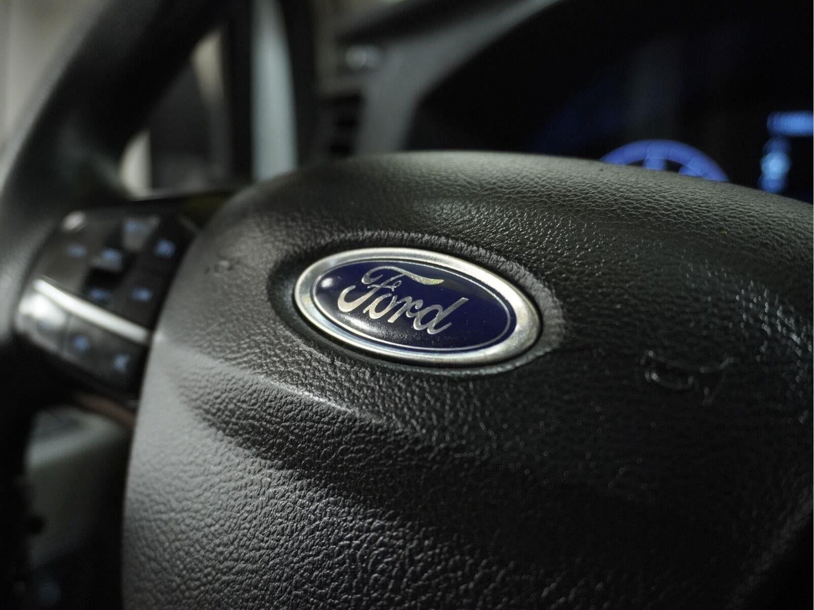 2020 Ford Furgoneta de carga Transit-250 T-250 130" Low Rf 9070 GVWR RWD