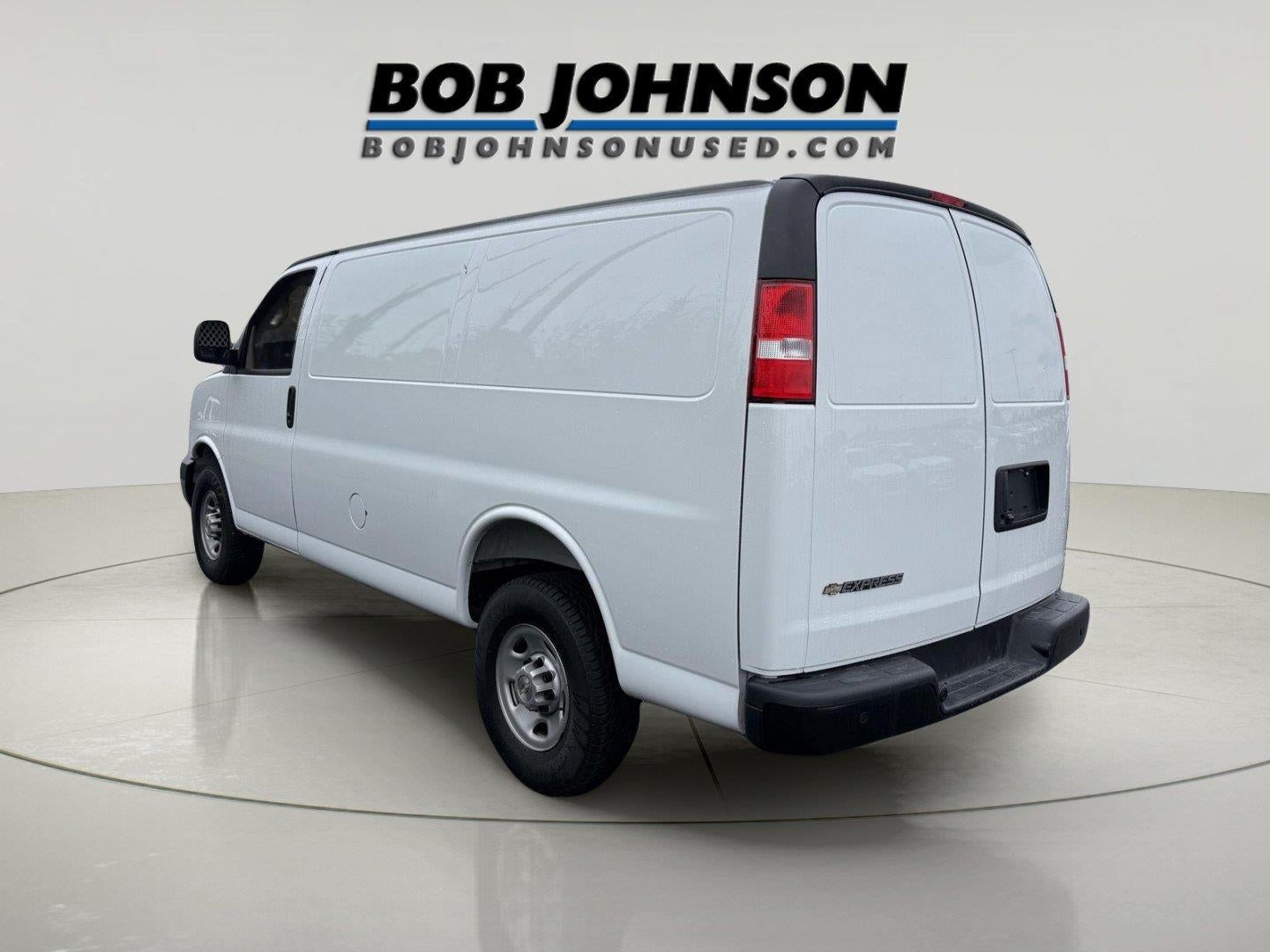 2025 Chevrolet Express Cargo WT