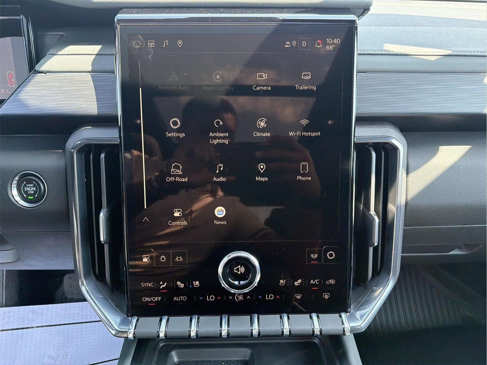 2025 GMC Acadia AT4