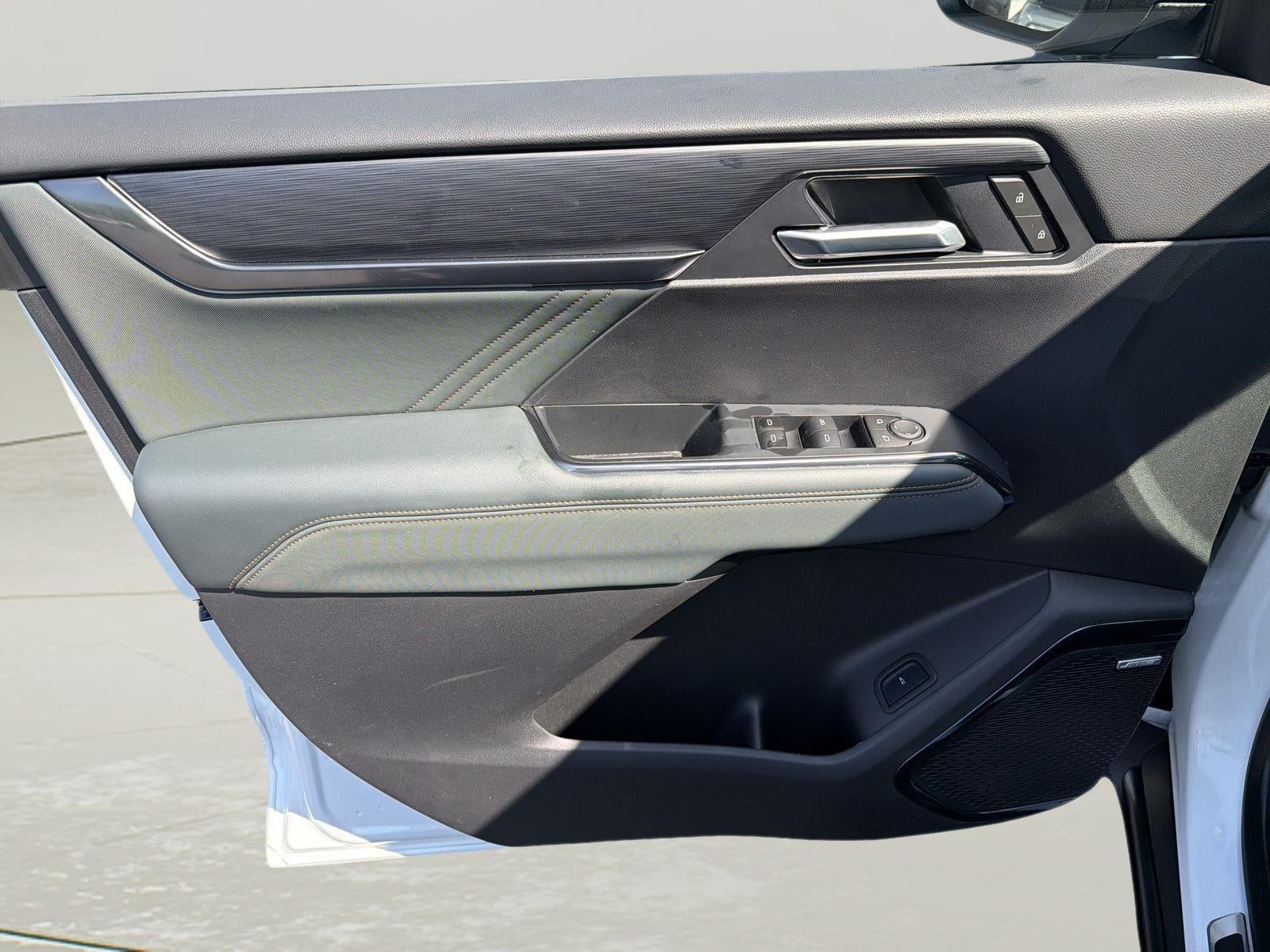2025 GMC Acadia AT4