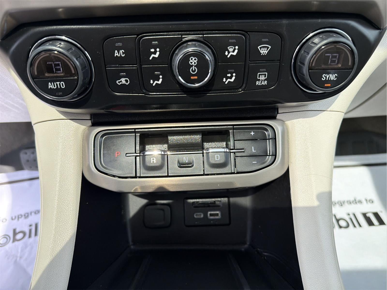 2022 GMC Acadia Denali