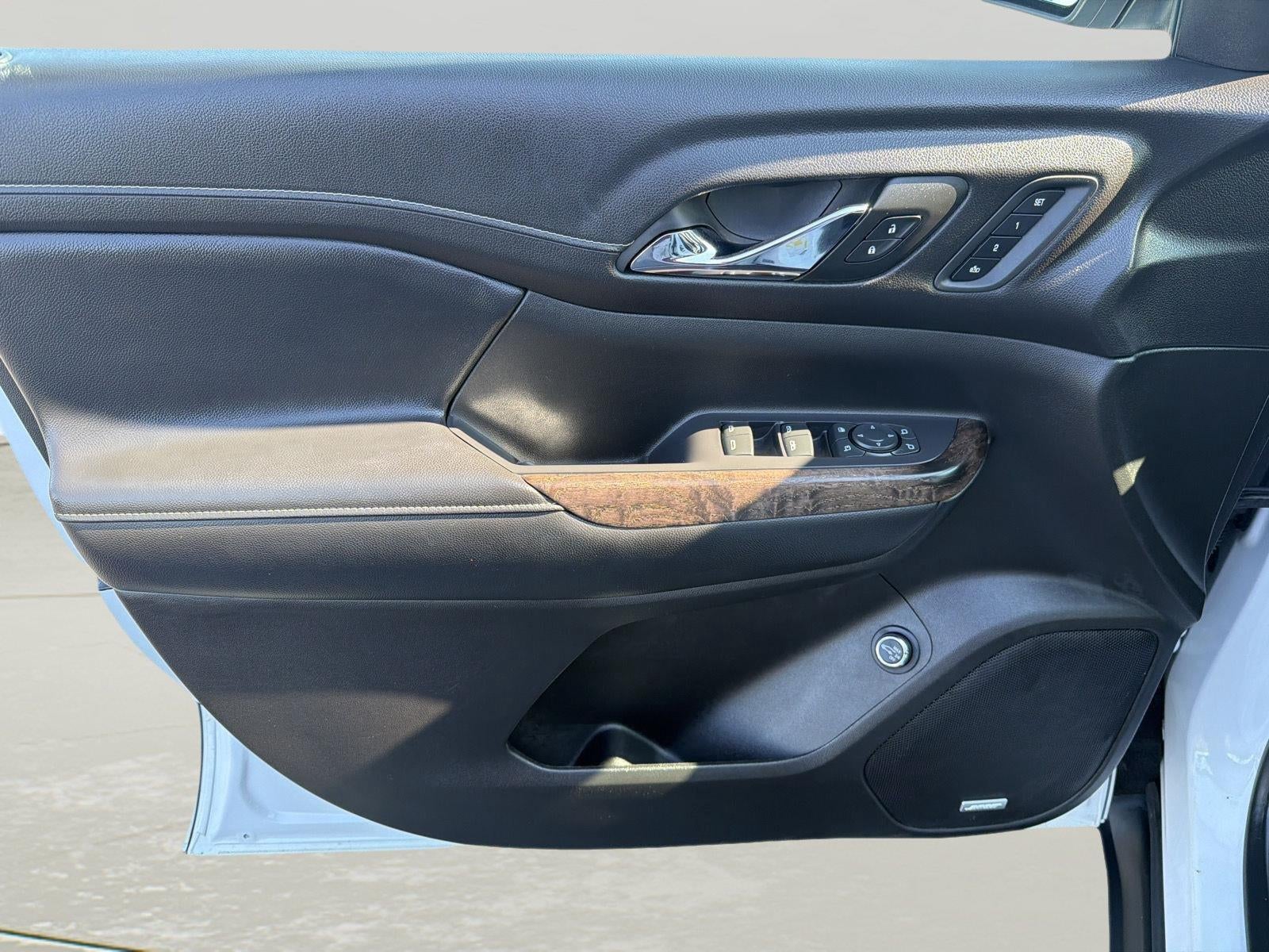 2022 GMC Acadia Denali