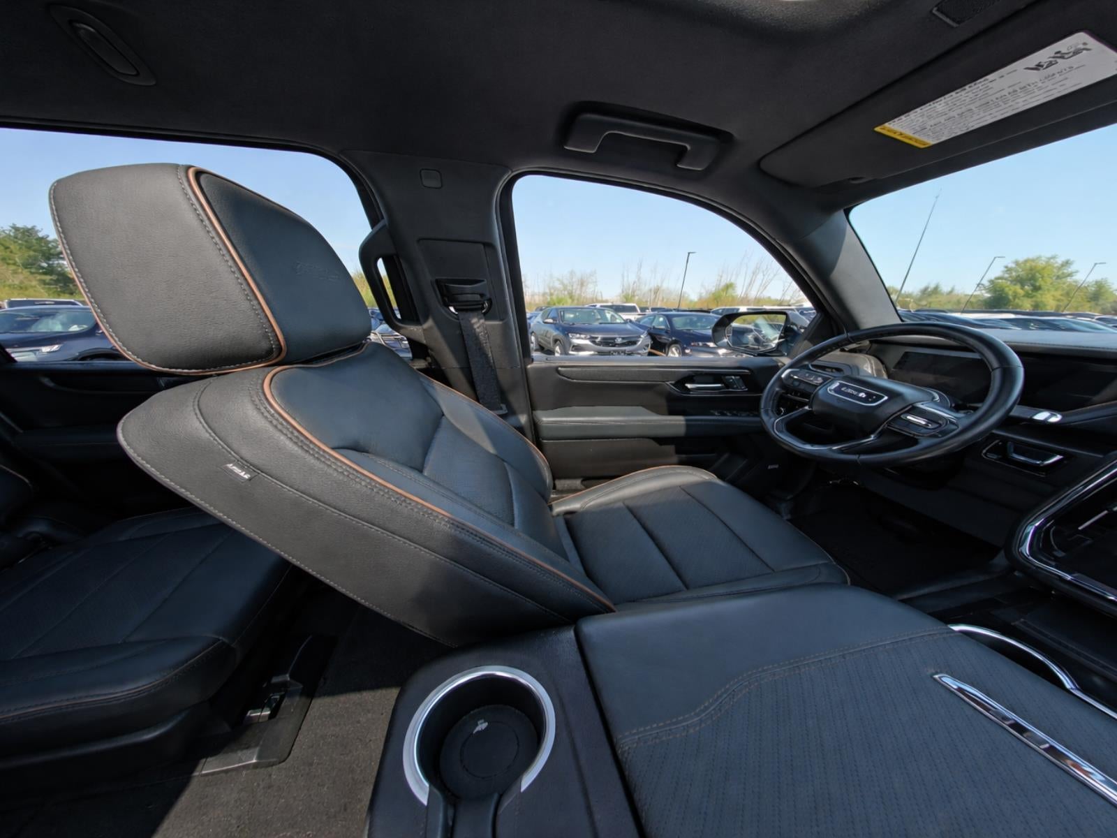 2025 GMC Yukon XL AT4