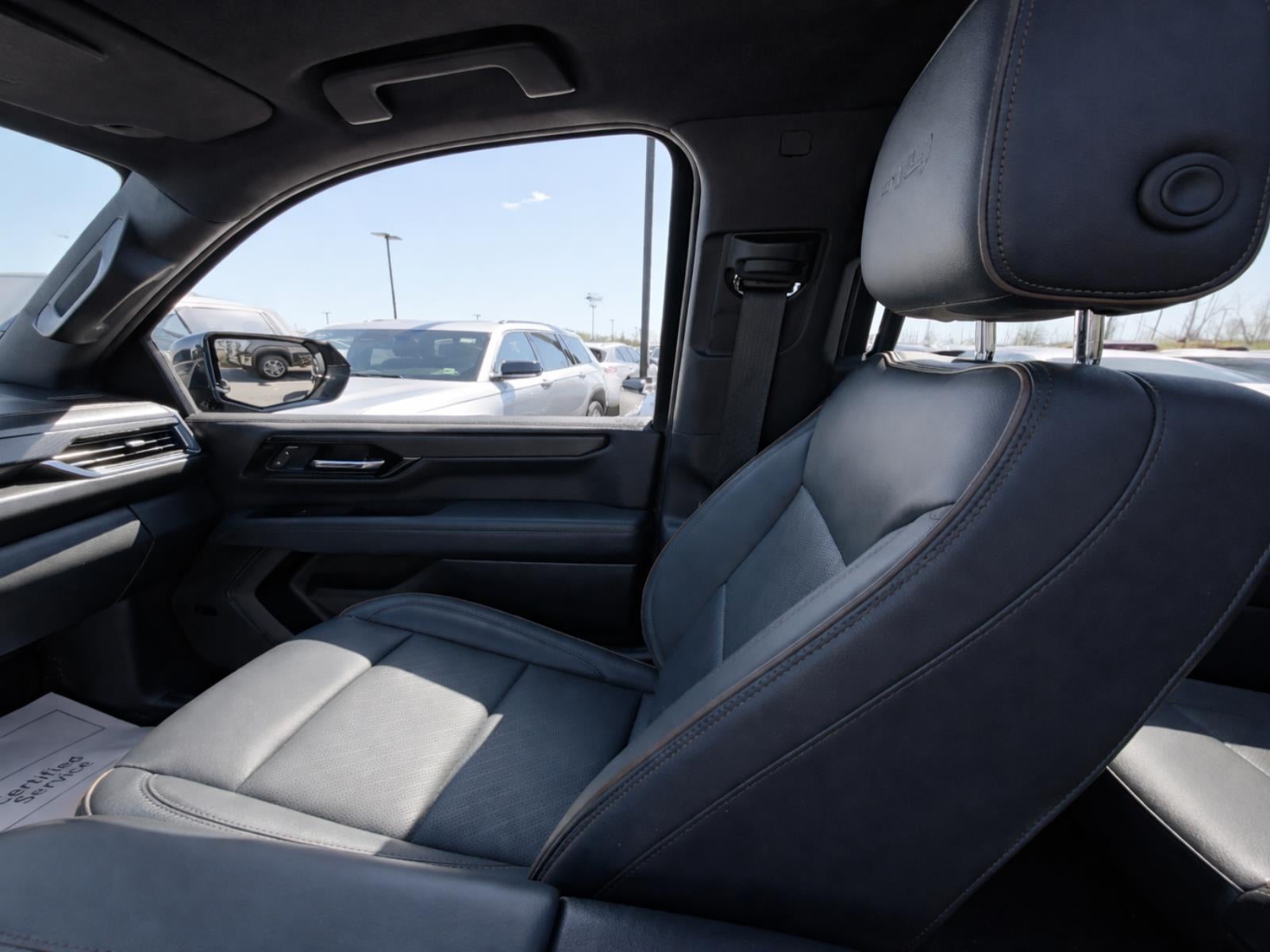 2025 GMC Yukon XL AT4
