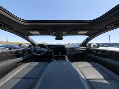 2025 GMC Yukon XL AT4