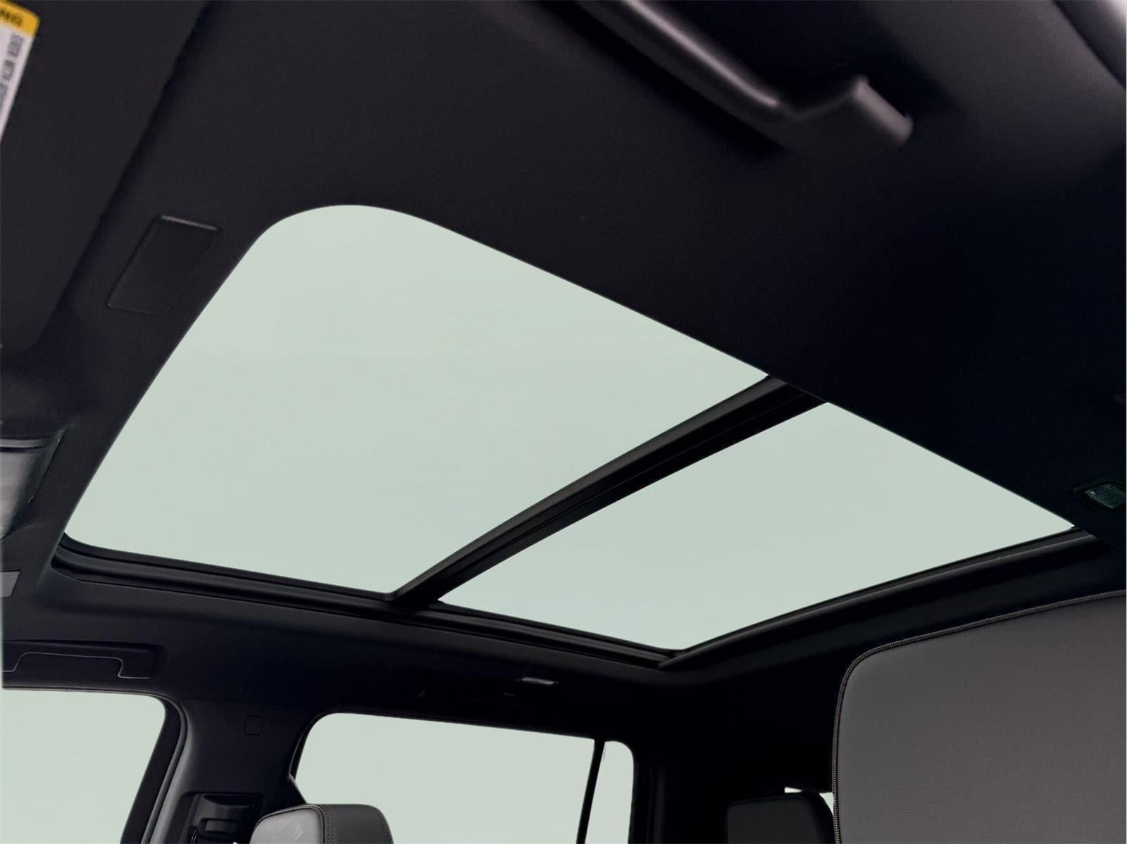 2025 Chevrolet Suburban RST