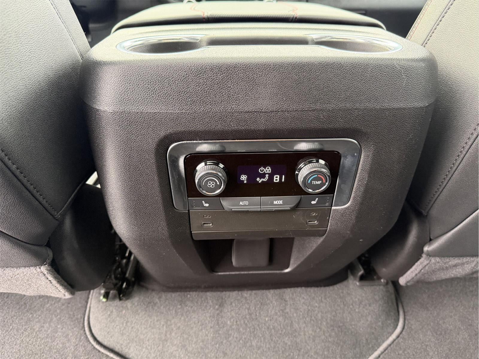 2025 Chevrolet Suburban RST