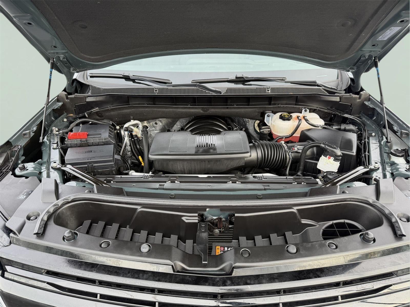 2025 Chevrolet Suburban RST