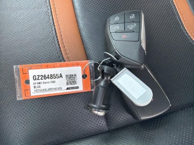 2023 GMC Sierra 1500 AT4