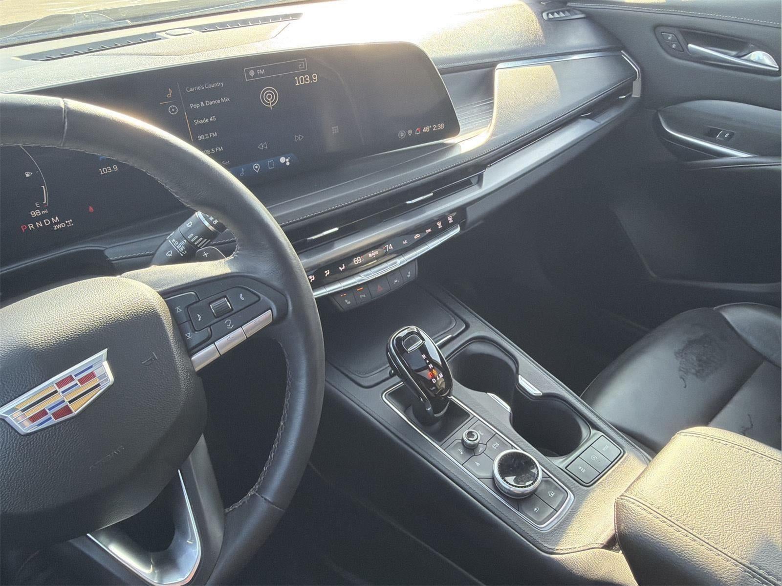 2024 Cadillac XT4 Premium Luxury