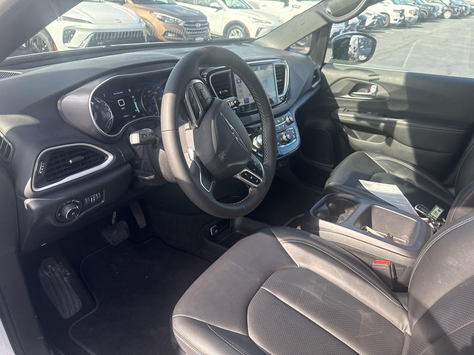 2026 Chrysler Pacifica Select