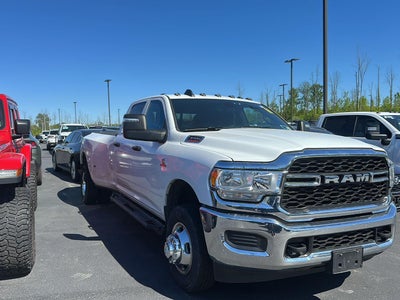 2024 RAM 3500 Tradesman Crew Cab 4x4 8' Box