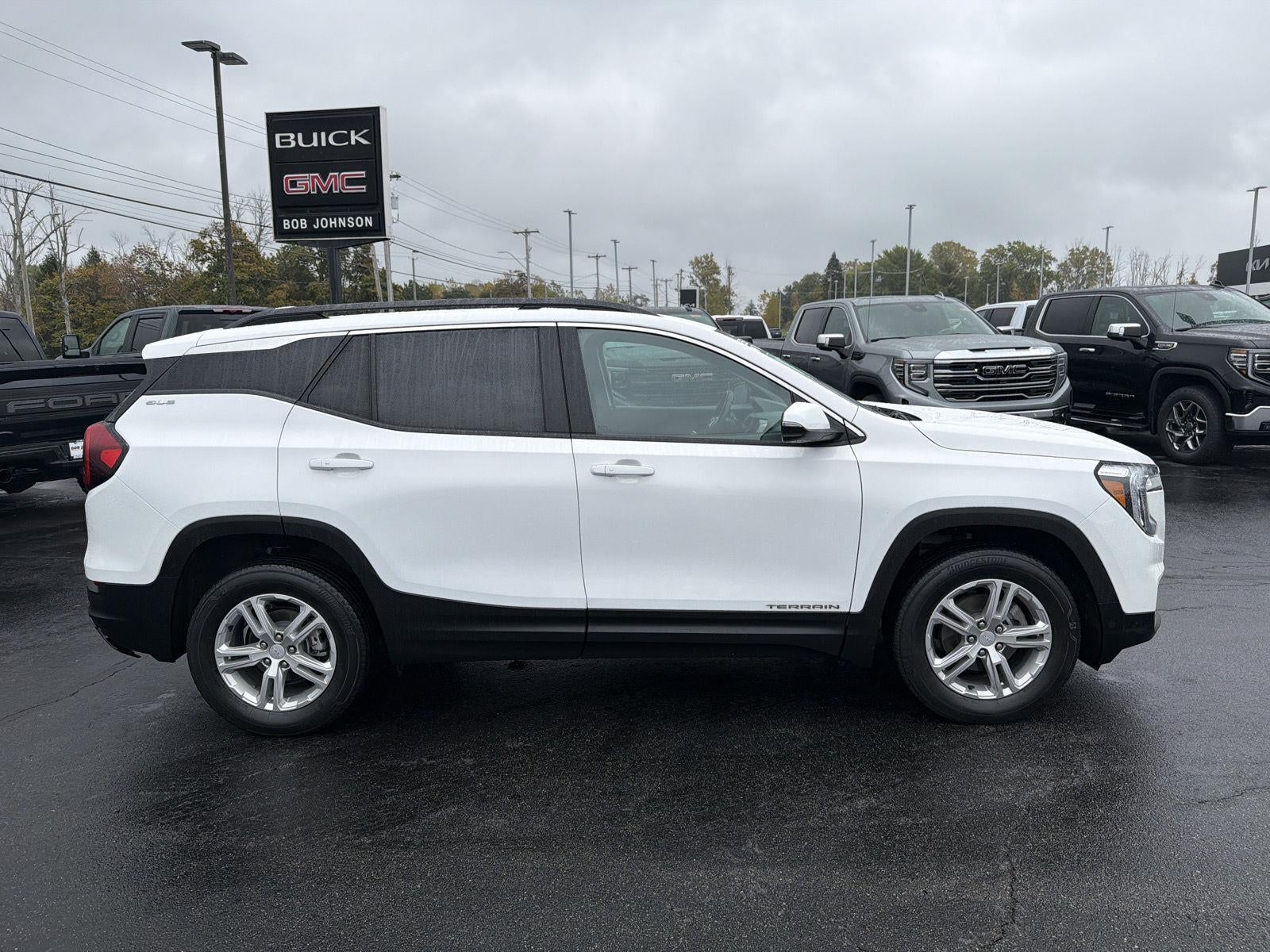 2023 GMC Terrain SLE
