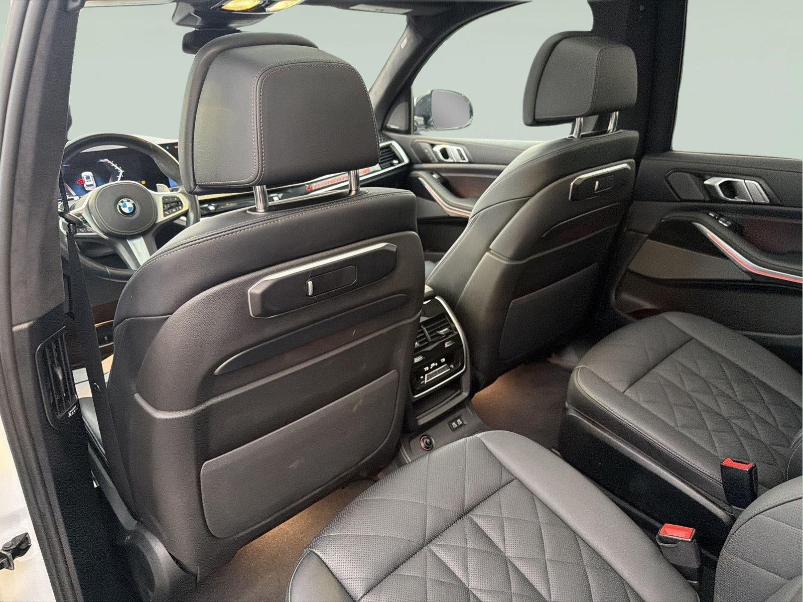 2025 BMW X7 40i - Photo 25