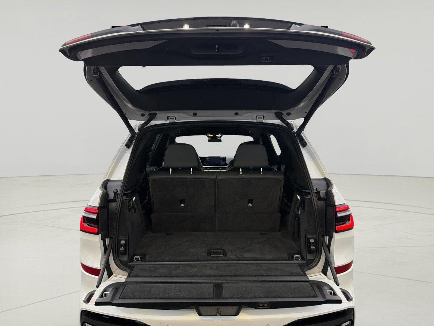 2025 BMW X7 40i - Photo 28