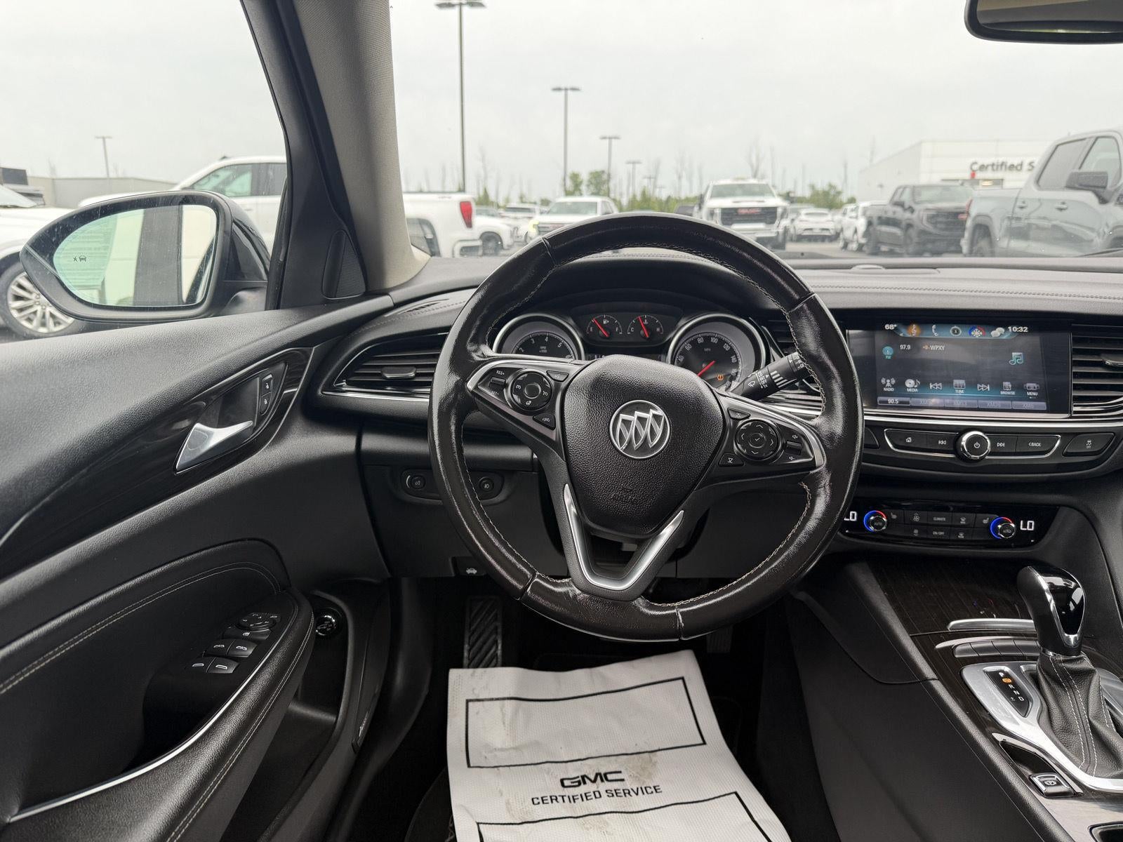2018 Buick Regal TourX Essence