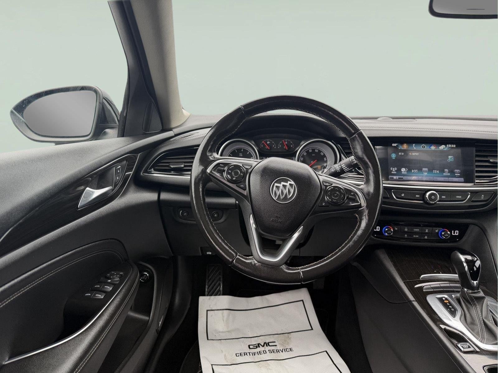 2018 Buick Regal TourX Essence