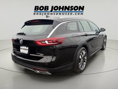 2018 Buick Regal TourX Essence
