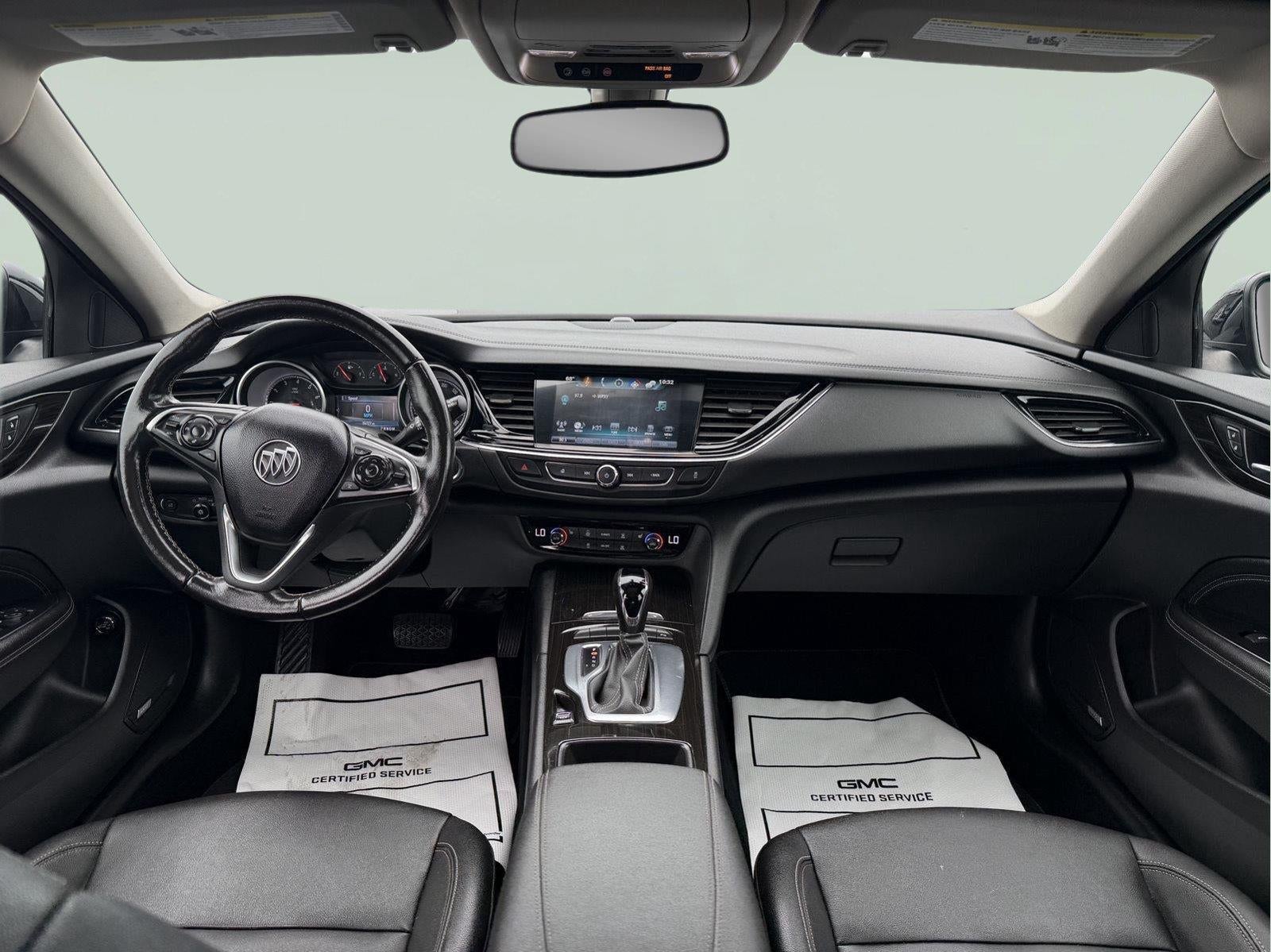 2018 Buick Regal TourX Essence