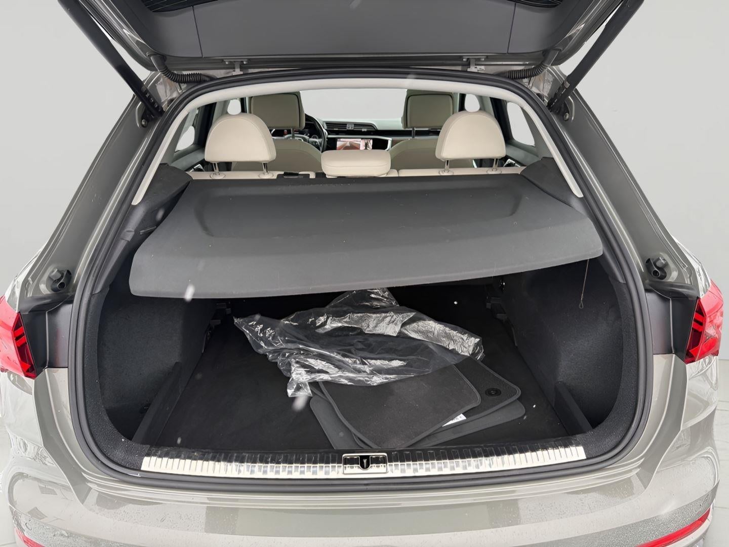 2022 Audi Q3 Premium Plus 45 TFSI S line quattro Tiptronic