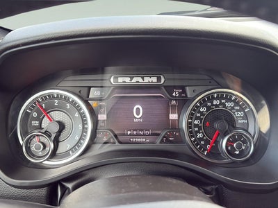 2022 RAM 1500 Big Horn Crew Cab 4x4 5'7" Box