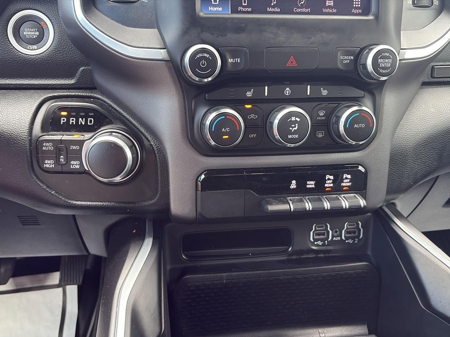 2022 RAM 1500 Big Horn Crew Cab 4x4 5'7" Box