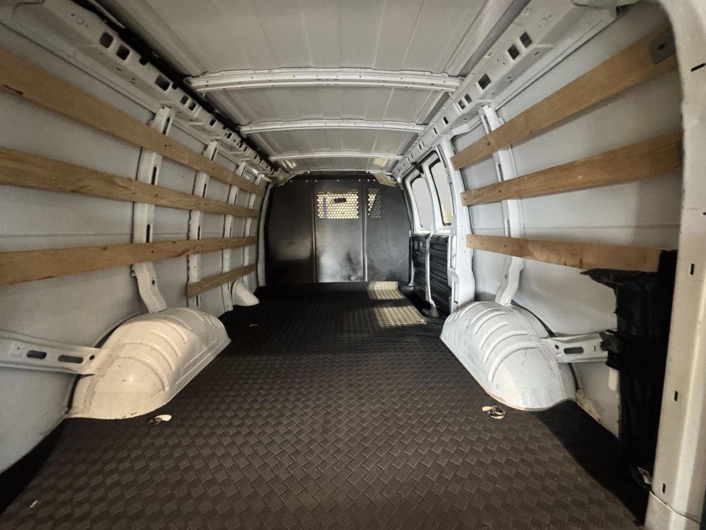 2024 Chevrolet Express Cargo 2500 WT