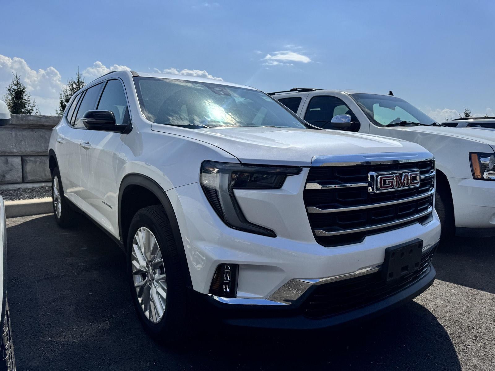 2024 GMC Acadia Elevation