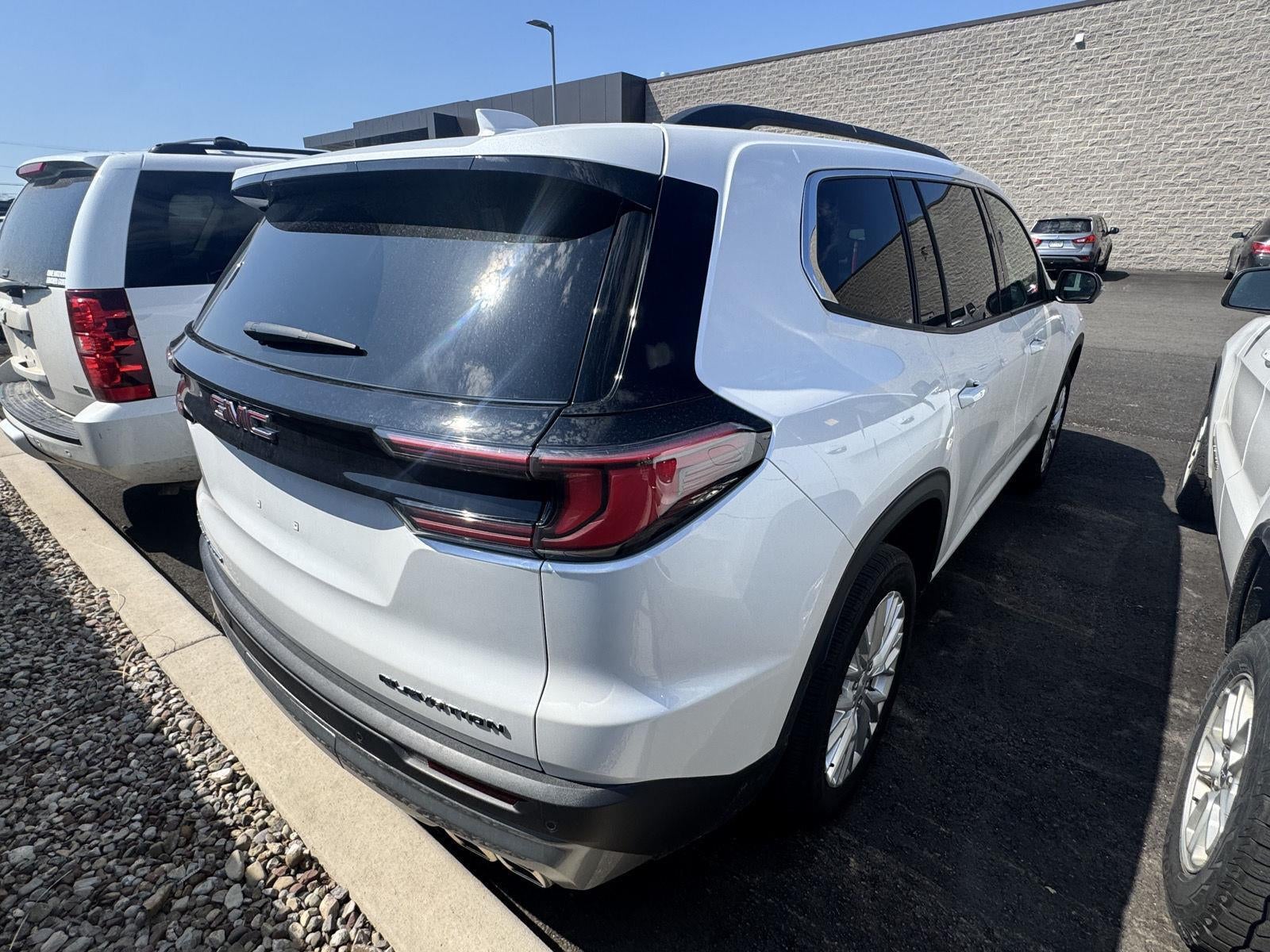 2024 GMC Acadia Elevation