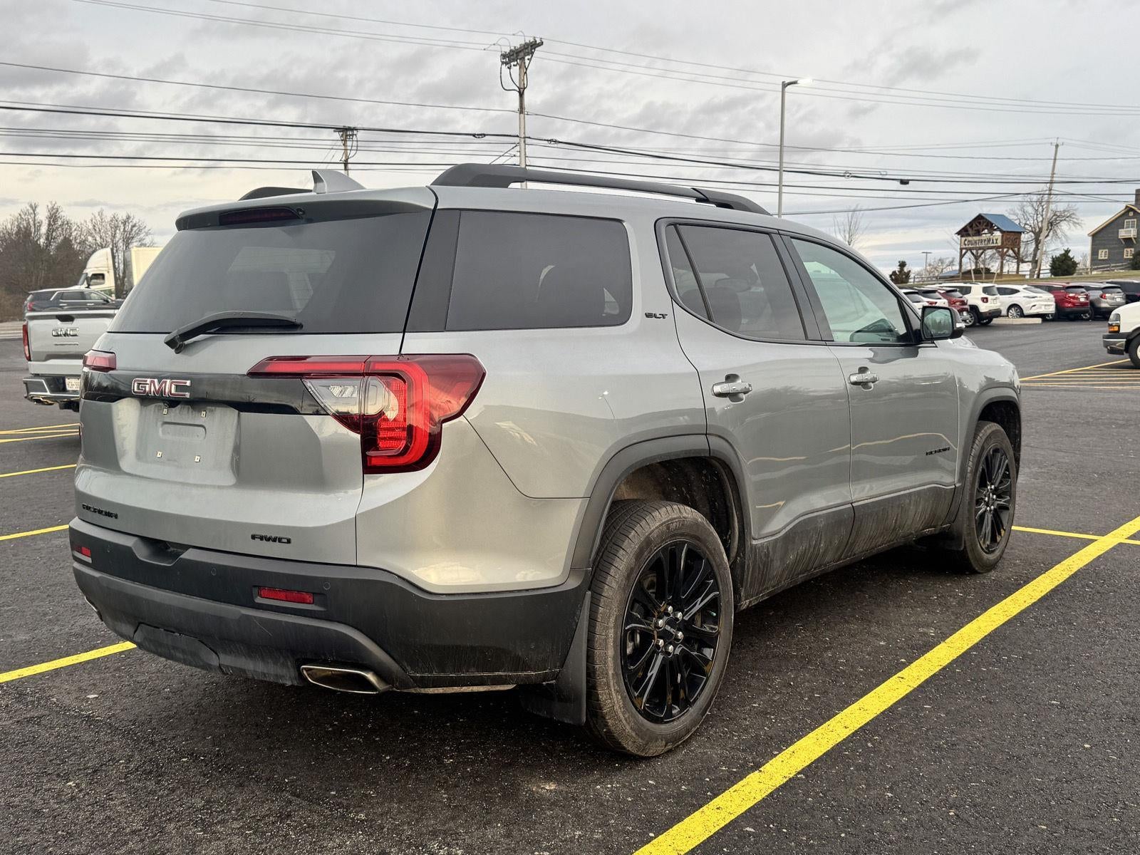 2023 GMC Acadia SLT