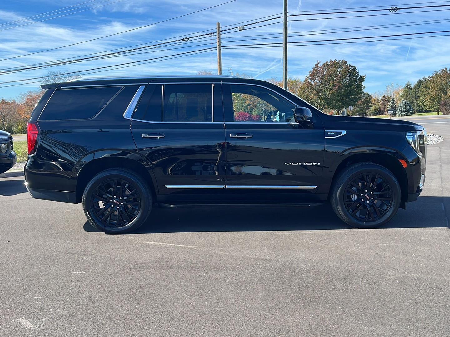 2023 GMC Yukon SLT