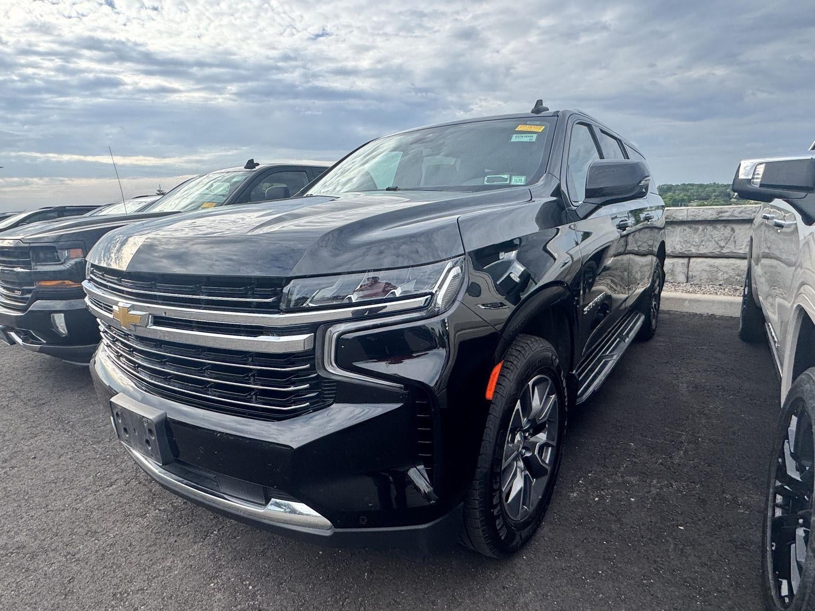2023 Chevrolet Suburban LT