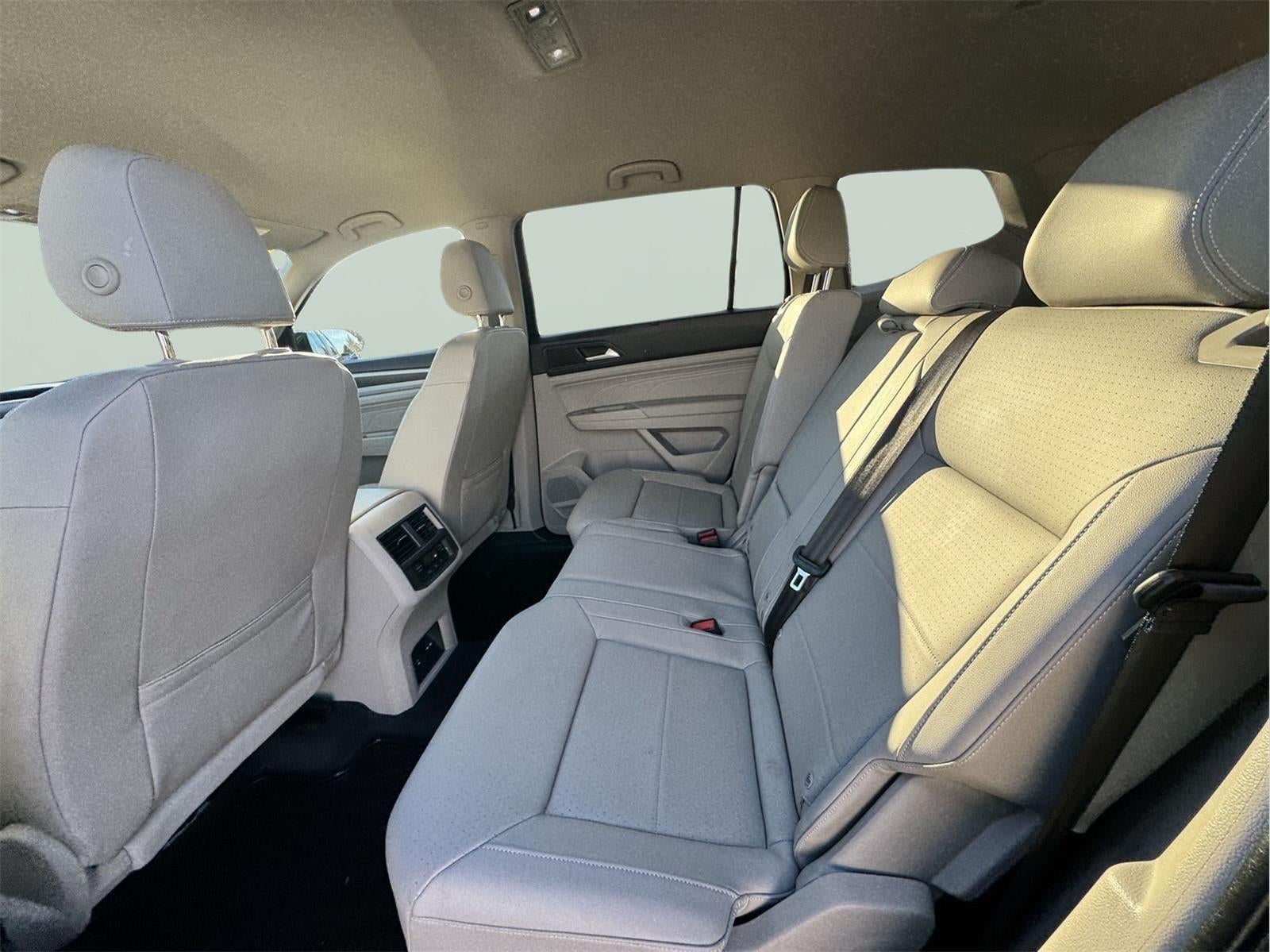 2022 Volkswagen Atlas 3.6L V6 SE w/Technology