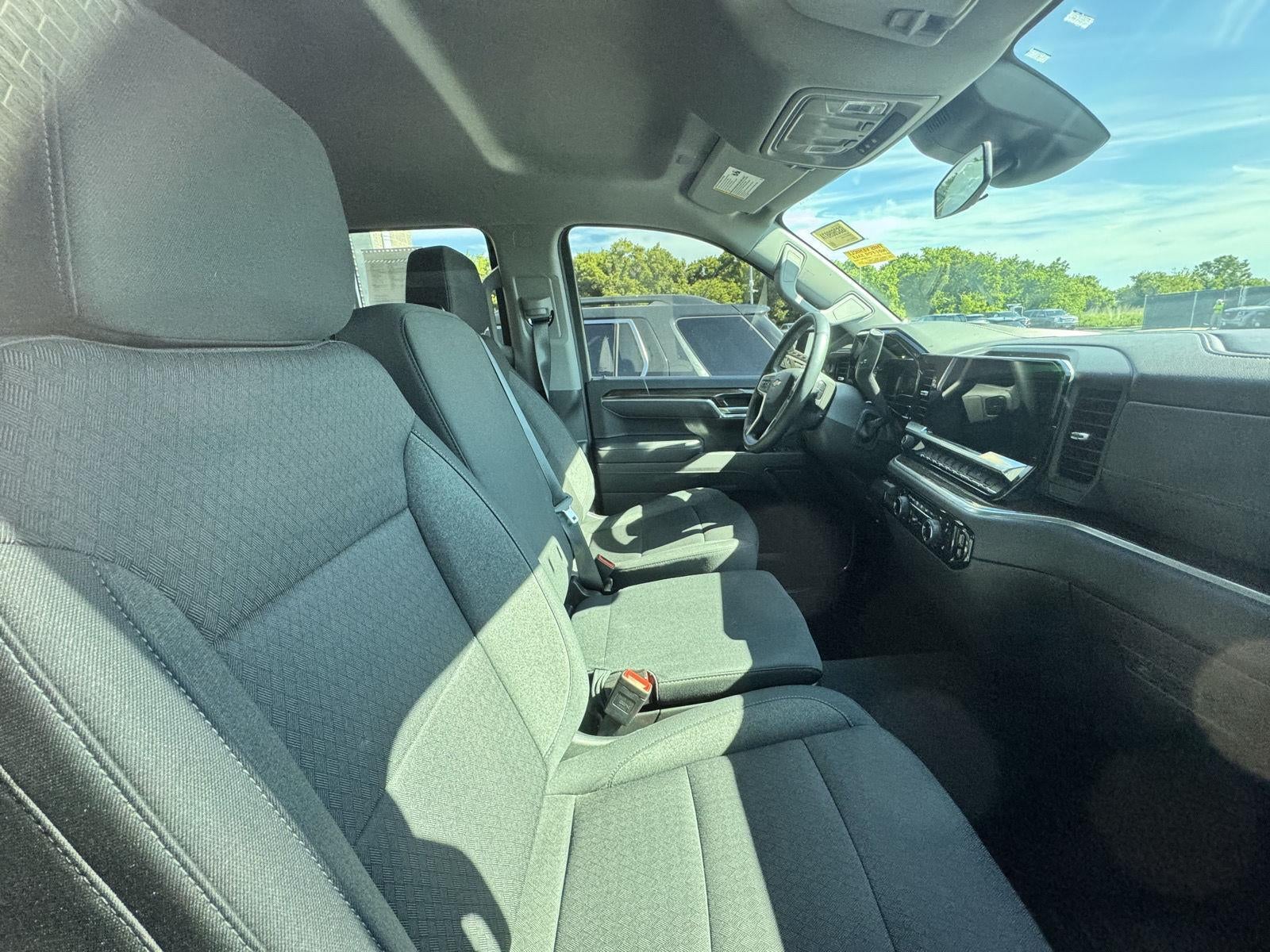 2025 Chevrolet Silverado 1500 LT (2FL)