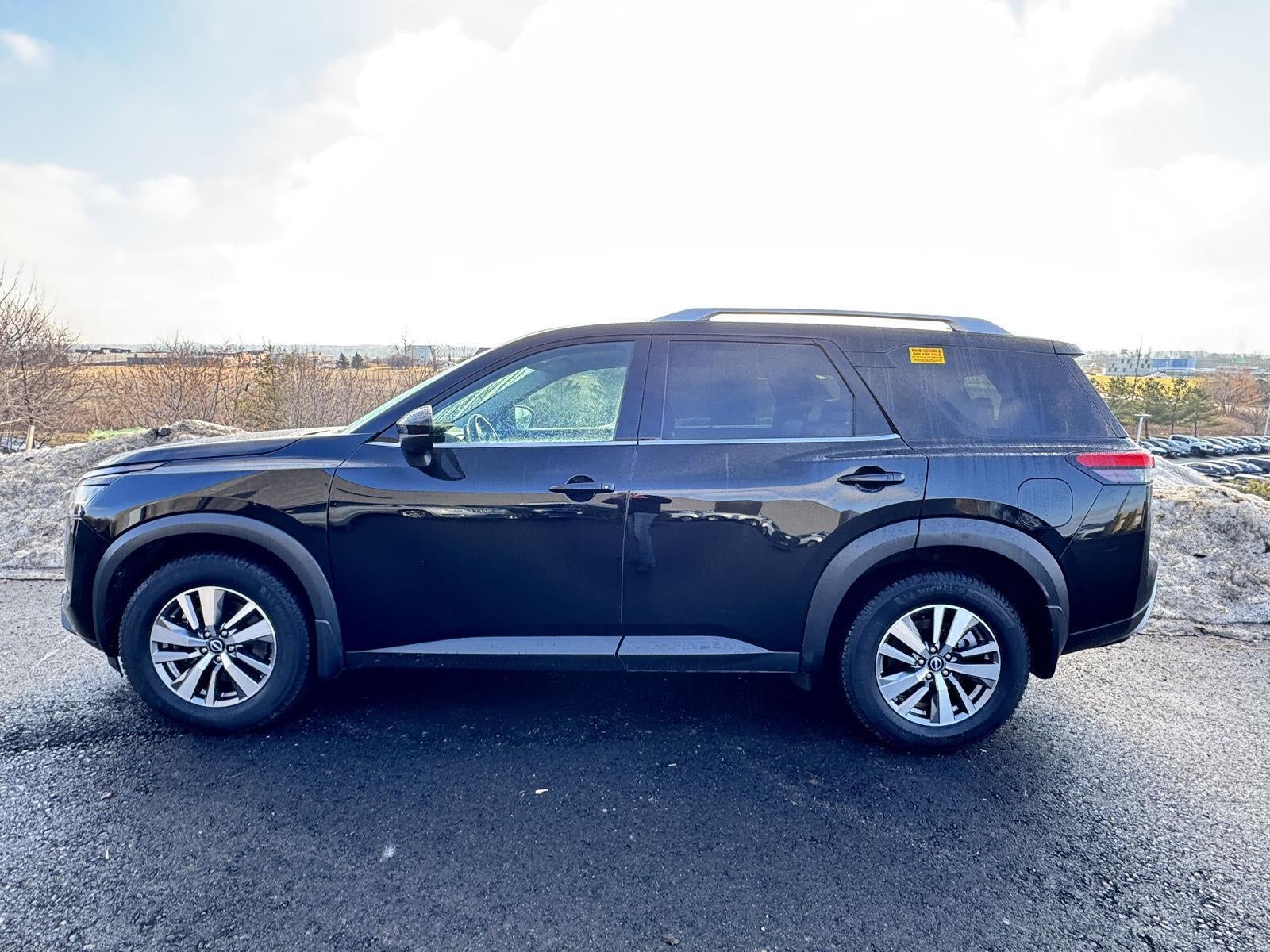 2022 Nissan Pathfinder SL 4WD