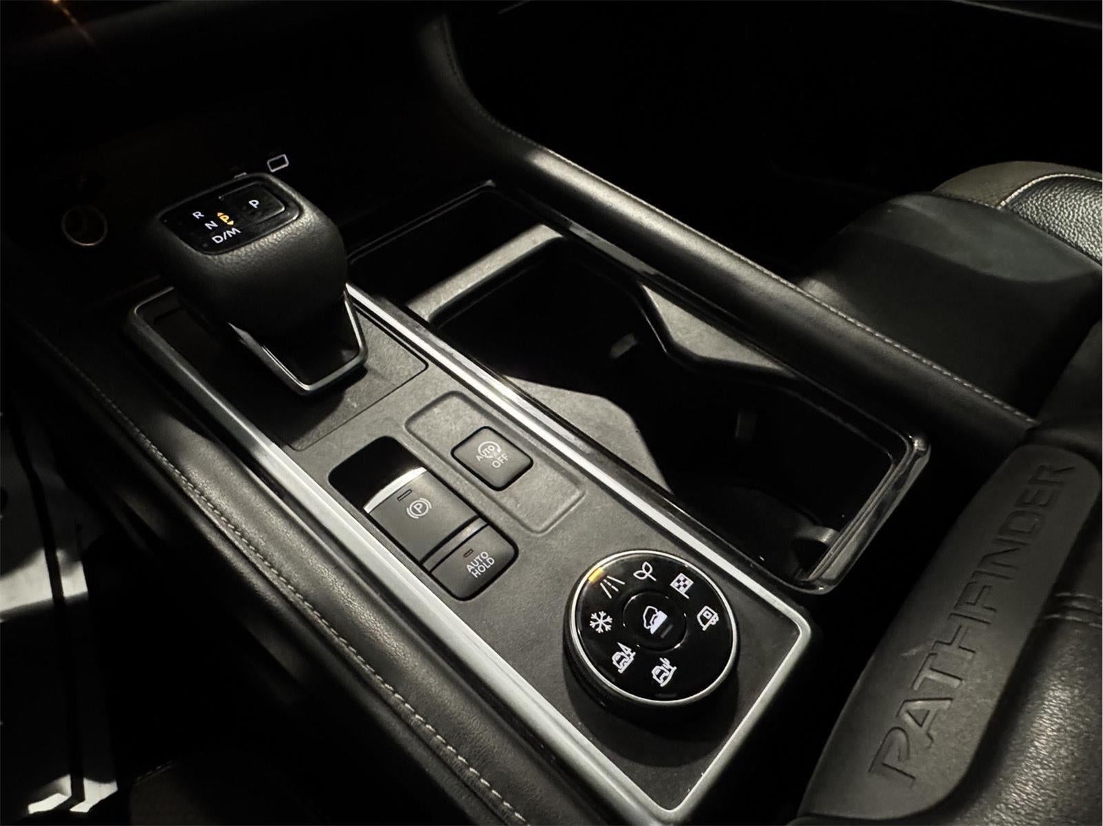 2022 Nissan Pathfinder SL 4WD