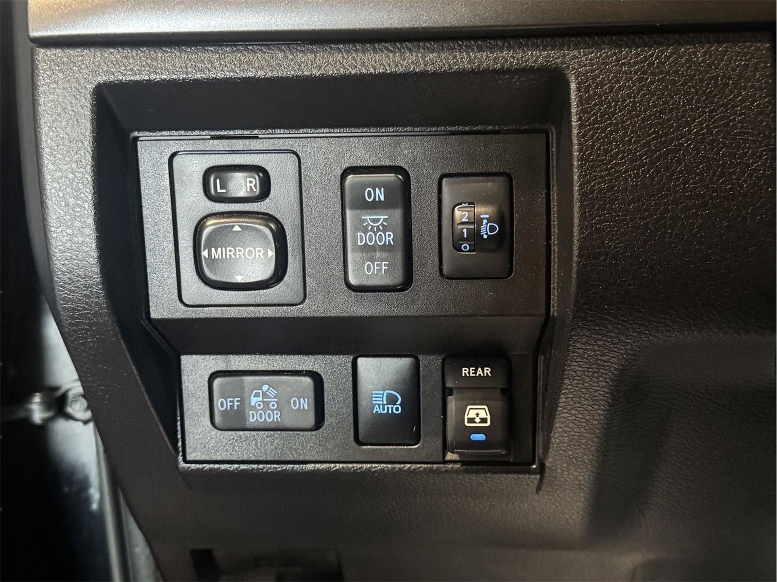 2018 Toyota Tundra SR5 5.7L V8