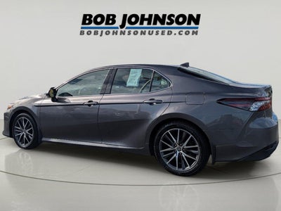 2021 Toyota Camry Hybrid XLE