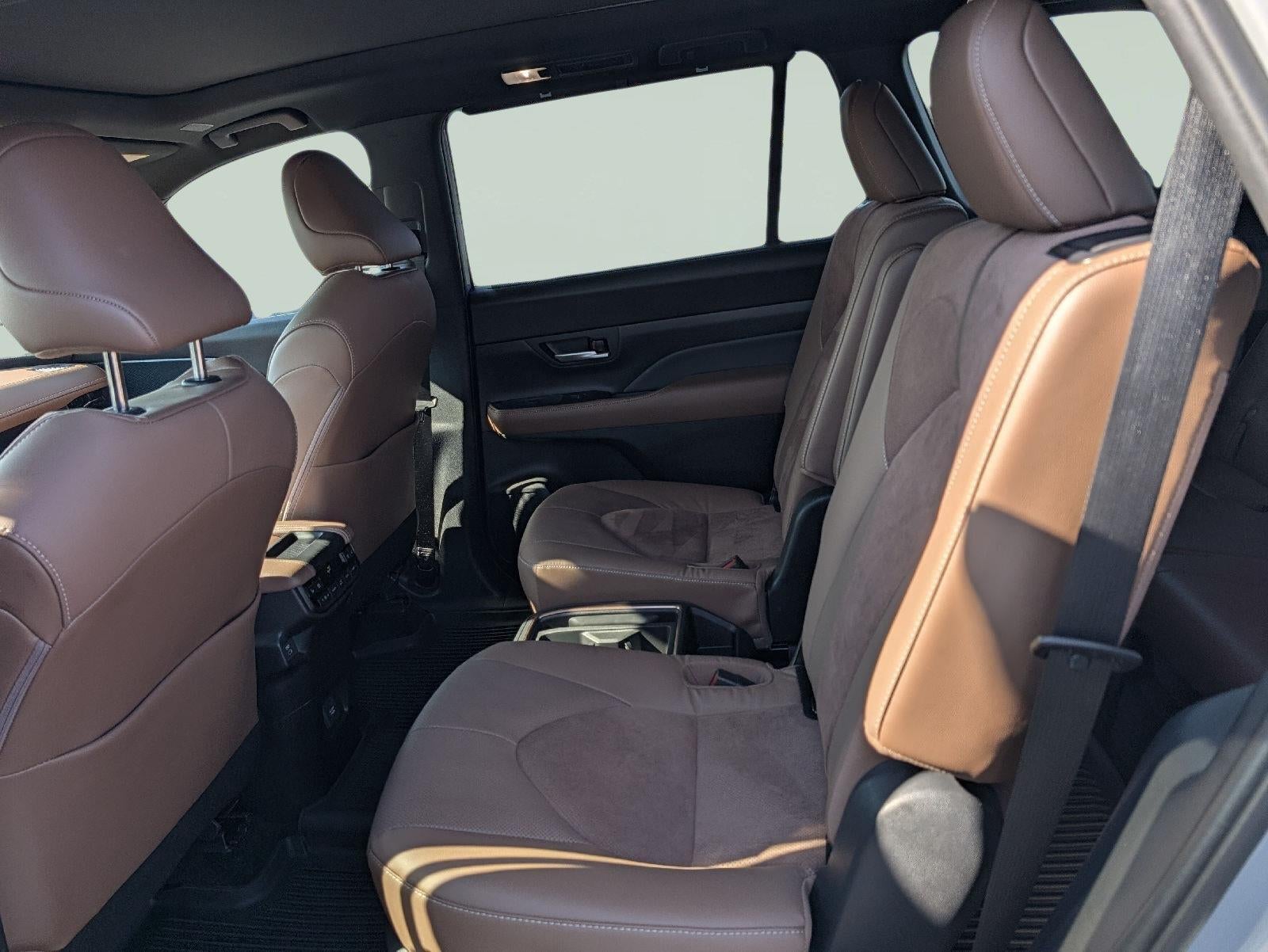 2025 Toyota Grand Highlander Hybrid MAX Platinum
