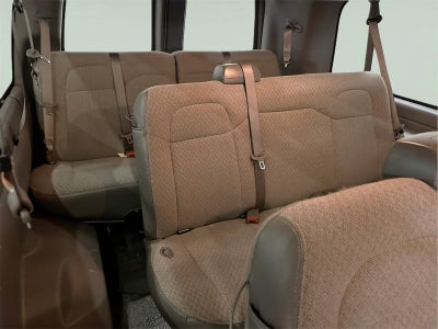 2025 Chevrolet Express Passenger 3500 1LT